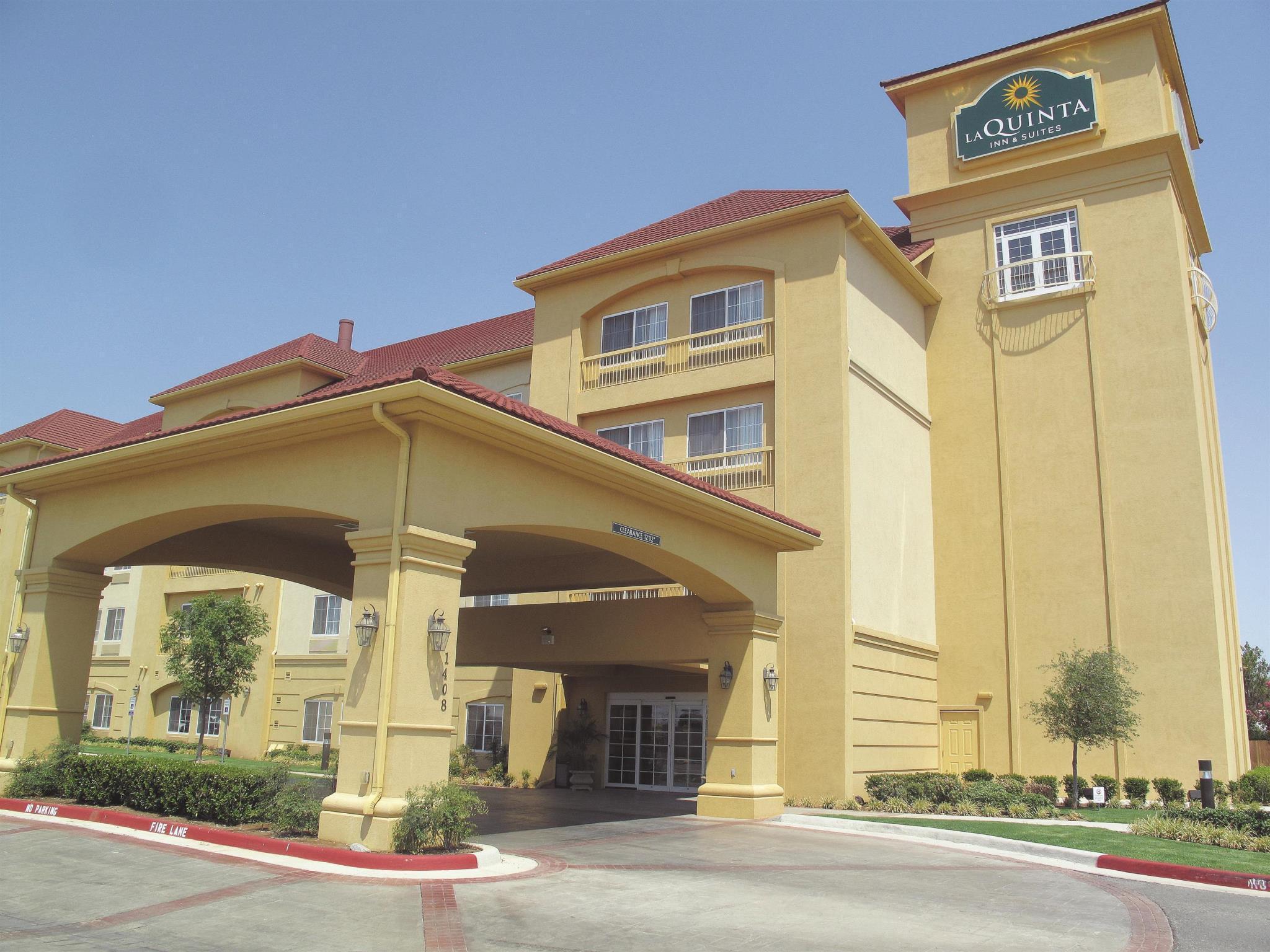 La Quinta By Wyndham Lawton / Fort Sill Hotel Exterior photo